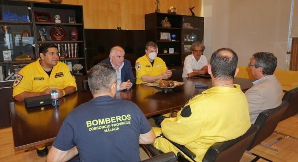 Diputación de Málaga dona ocho camiones al Cuerpo de Bomberos Voluntarios de Paraguay