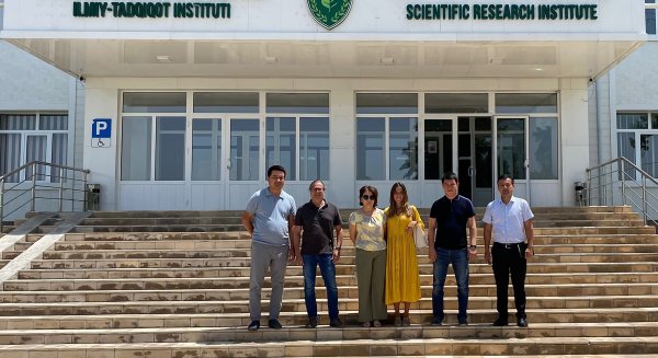 Extenda apuesta por Uzbekistán para ampliar la expansión de la industria auxiliar de la agricultura