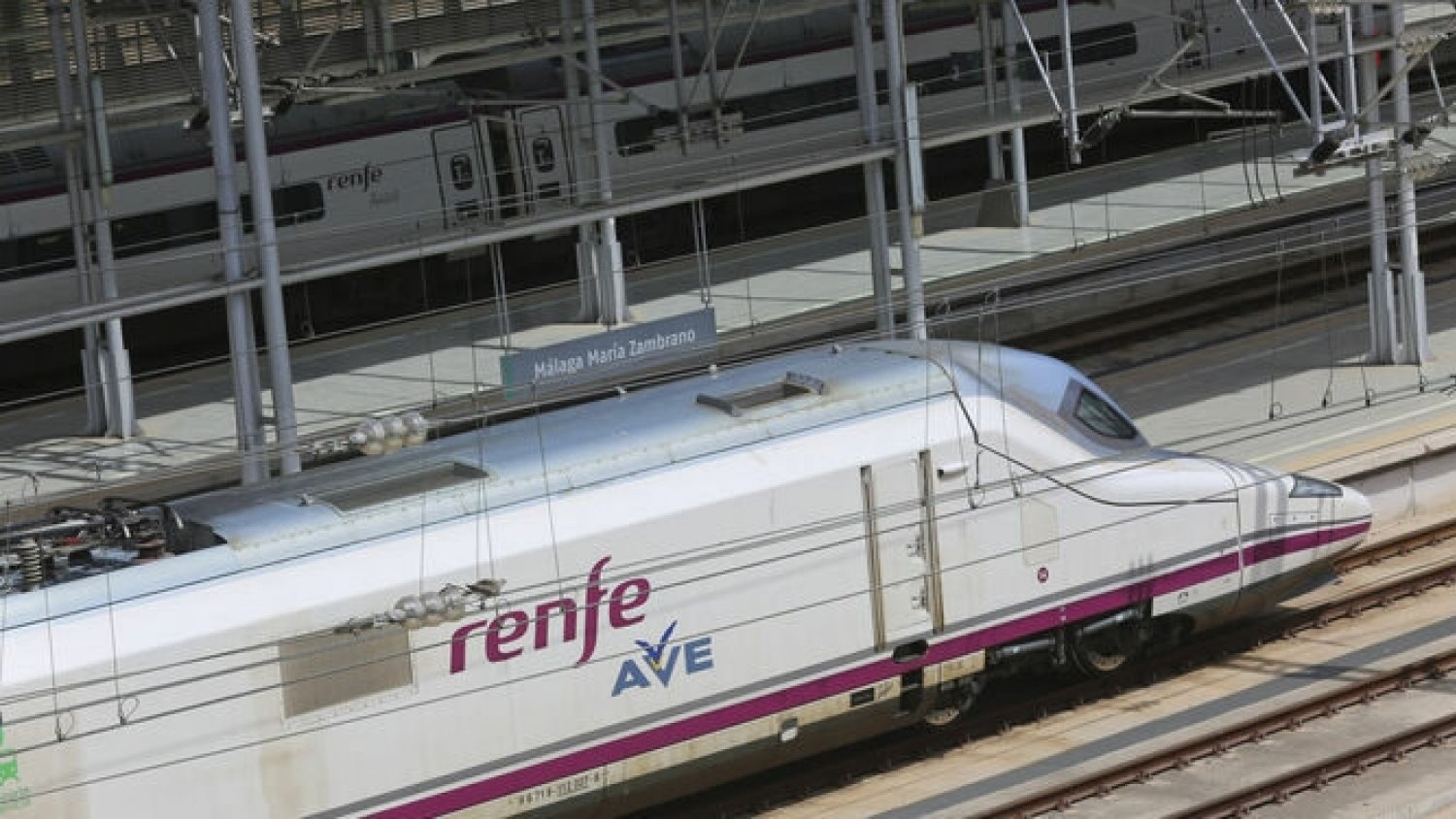 Renfe refuerza el servicio Ave Madrid-Málaga durante el verano con una nueva circulación vespertina los jueves y viernes