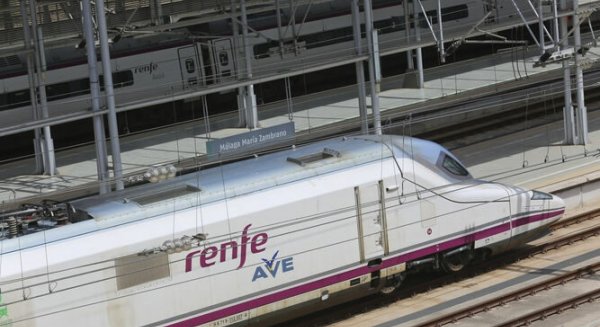 Renfe refuerza el servicio Ave Madrid-Málaga durante el verano con una nueva circulación vespertina los jueves y viernes