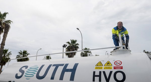 El aeropuerto de Málaga da un paso hacia la descarbonización con diésel renovable HVO100 por los equipos de tierra de South Ground Services