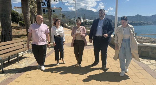 El PSOE pide a la Diputación que la senda litoral llegue hasta Maro