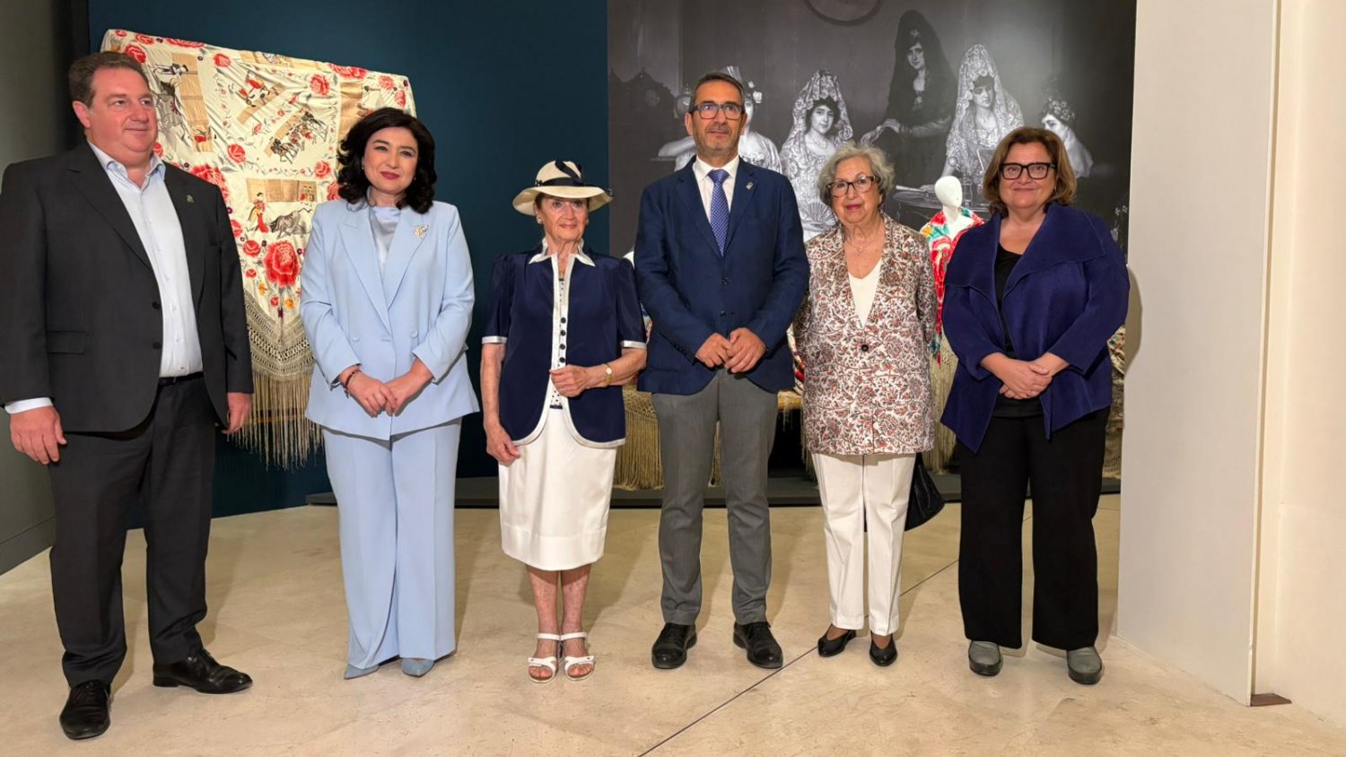 El Museo de Málaga acoge una exposición de Mantones de Manila de la colección Perraut