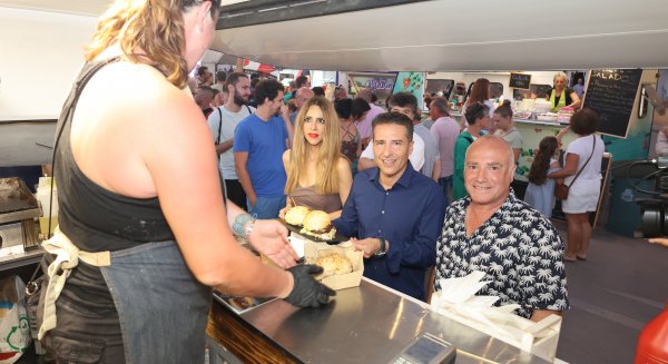La nueva edición de la Foodtrucks Xperience registra éxito de asistencia en Torrox Costa