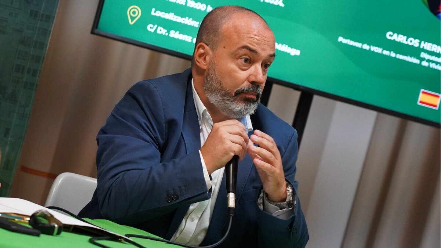 Vox exige responsabilidades ante la falta de camas que obligó a mantener a un paciente cuatro horas en quirófano en el Hospital Regional de Málaga