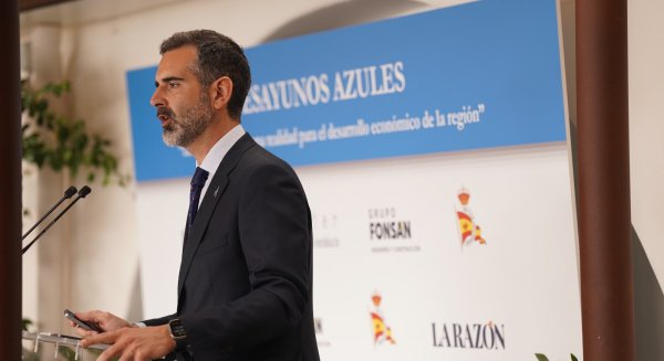 Fernández-Pacheco en Málaga: “La economía azul no es una  moda, sino una auténtica palanca de desarrollo y la  estrategia es nuestra brújula” 