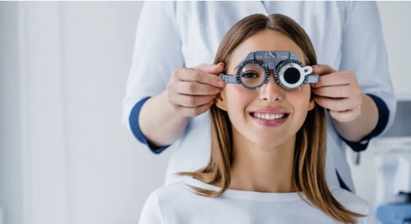 Más de 270.000 menores de 16 años se podrán beneficiar en Málaga de la ayuda del Gobierno de España para la compra de gafas y lentillas