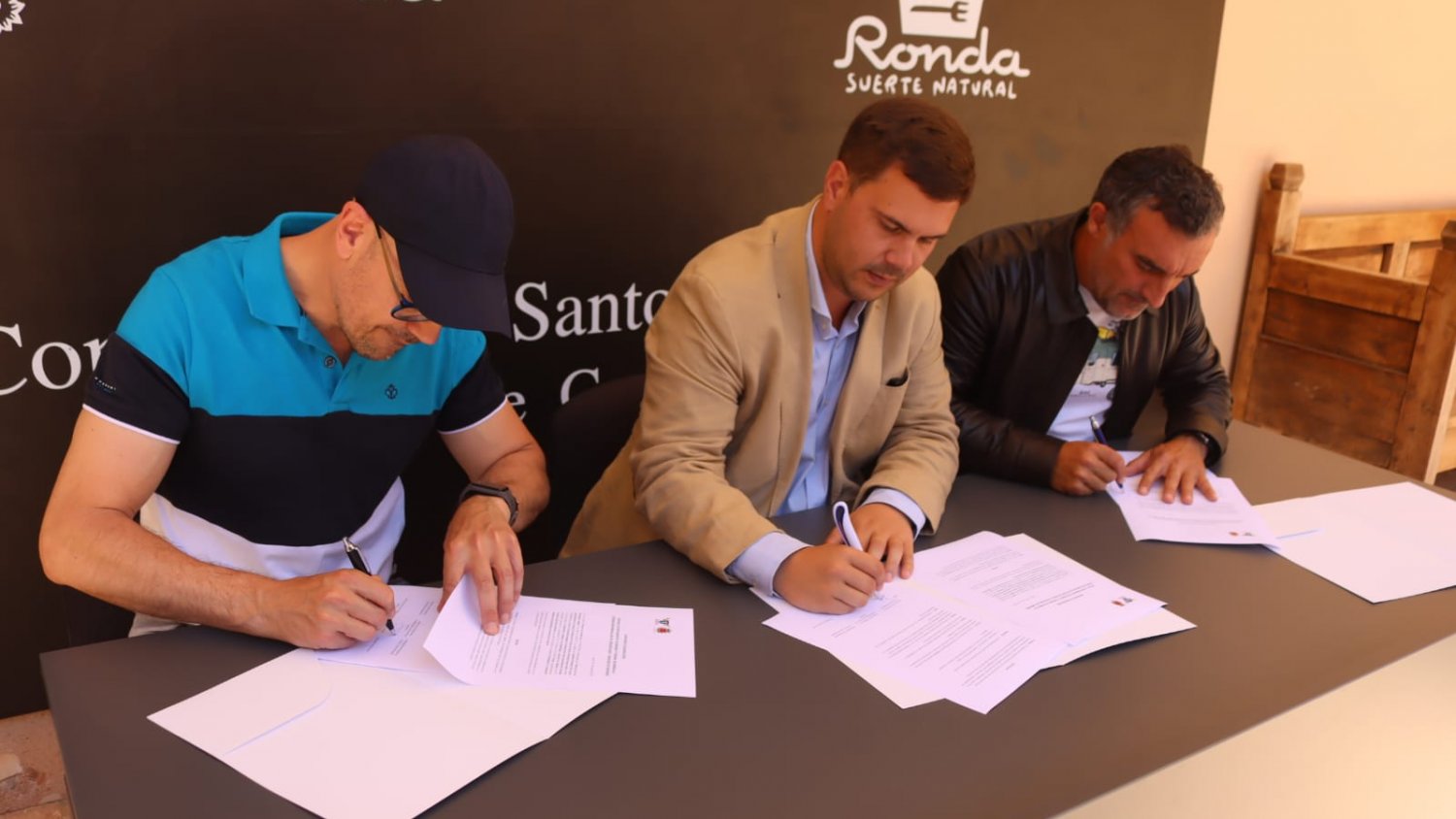 Turismo de Ronda y la Federación Andaluza de Espeleología acuerdan que sus deportistas puedan acceder gratis al Desfiladero del Tajo