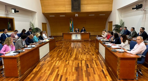 El Ayuntamiento de Fuengirola refuerza su solvencia financiera, cerrando el ejercicio 2024 con todos sus parámetros económicos en positivo