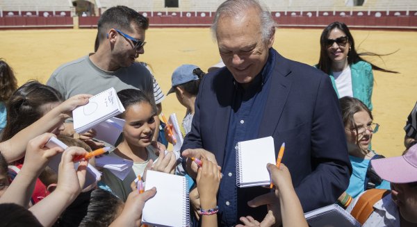 Pedro Piqueras pide a los escolares malagueños que eviten la adicción a las pantallas