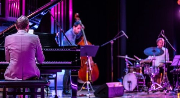El ciclo 'Noches de Gibralfaro' presenta 'Bach (Re) Inventions', barroco y jazz de la mano de Moisés P. Sánchez