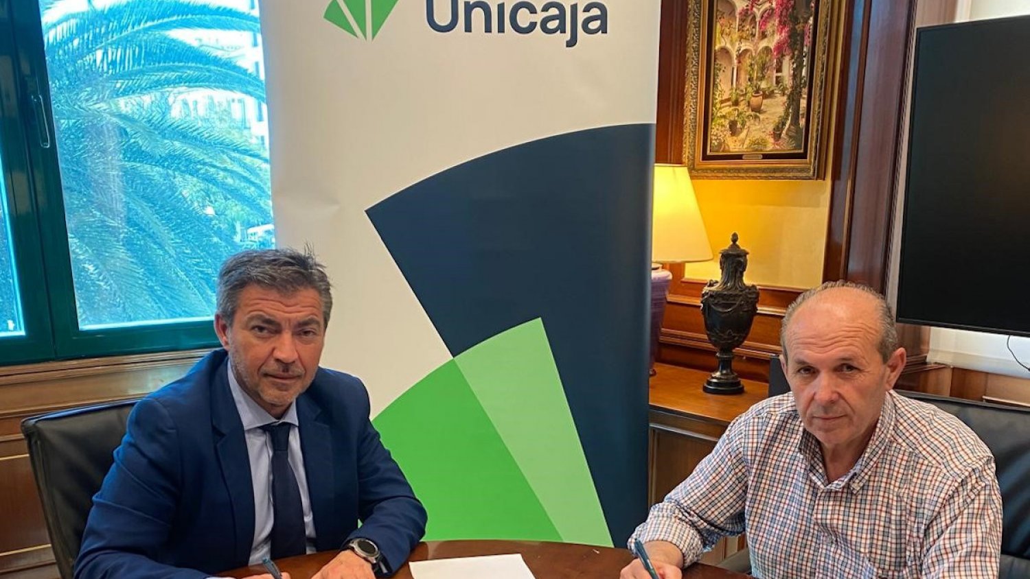 Unicaja colabora con UPA Málaga para facilitar las solicitudes de las ayudas de la PAC