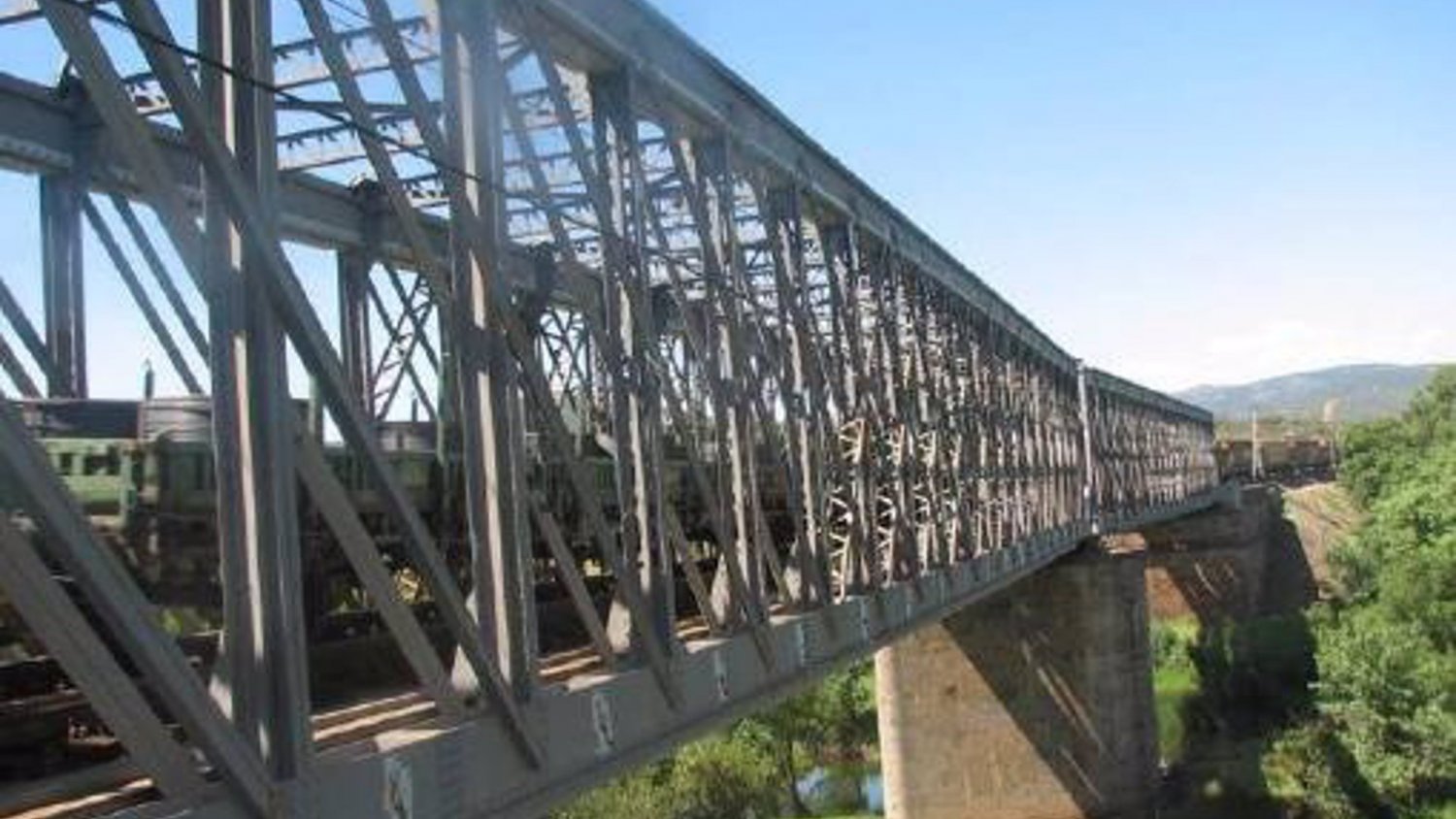 Transportes adjudica por 12,7 millones de euros la adaptación de 52 estructuras del  tramo Bobadilla-Santa Cruz de Mudela para el transporte de mercancías 