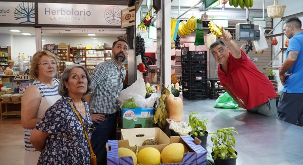 PSOE pide medidas urgentes en los mercados municipales ante el abandono del equipo de gobierno