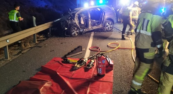Cuatro muertos en un accidente en la A-7: tres huían tras un robo y uno era un policía fuera de servicio