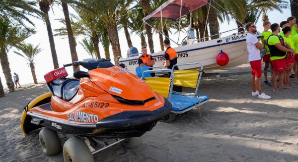 Cerca de 40 profesionales garantizarán la seguridad de los usuarios de las playas de Torremolinos este temporada