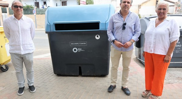 El municipio de Torrox cuenta con 80 nuevos contenedores para papel y cartón