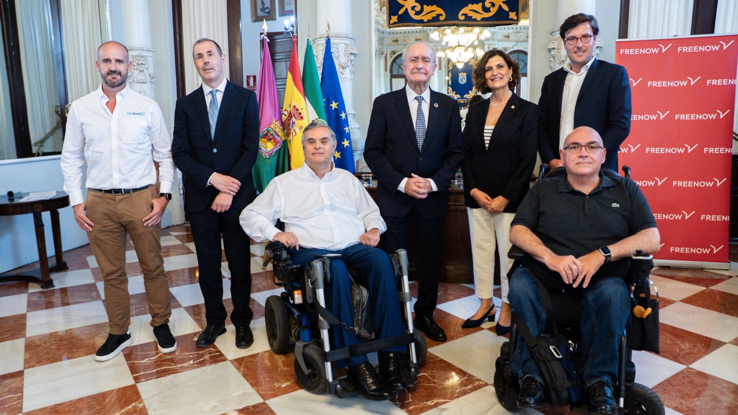 El Ayuntamiento y Fundación ONCE se unen para la mejora del servicio del taxi accesible