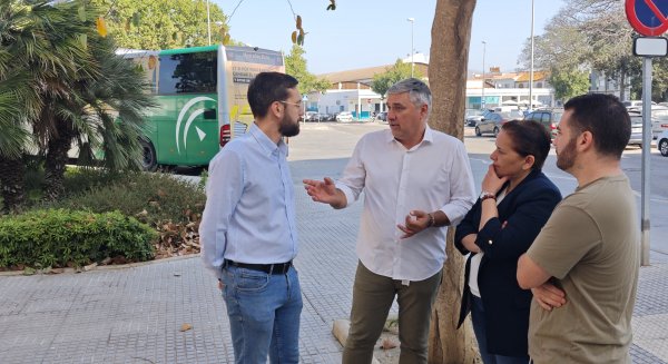 El PSOE reivindica a la Junta de Andalucía mejoras del servicio del autobús en la Axarquía 