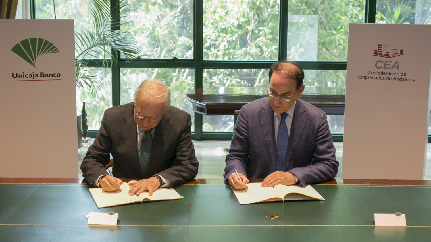Unicaja Banco y CEA habilitan una línea de financiación de 1.000 millones para empresas andaluzas