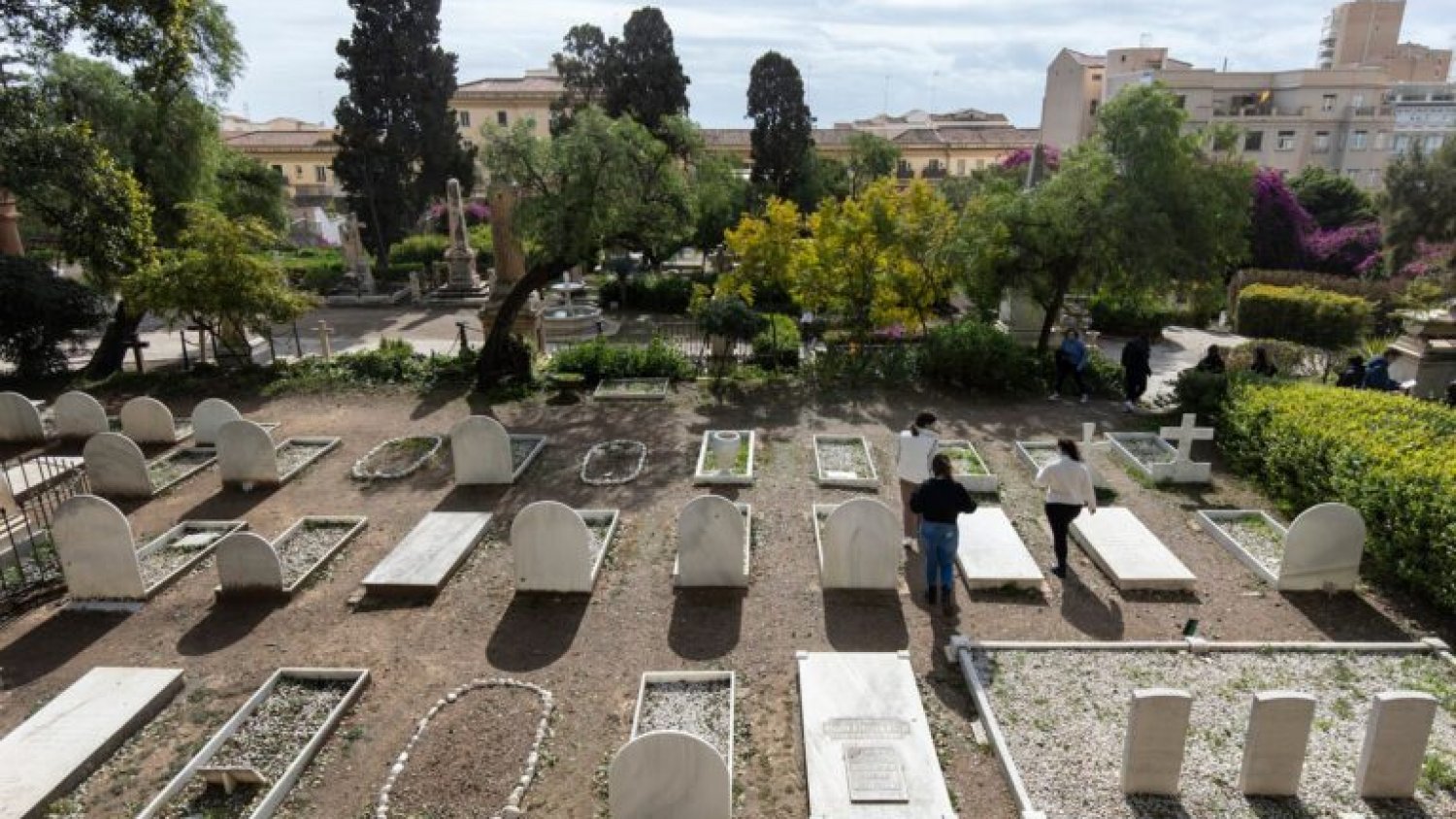 Parcemasa encarga un estudio sobre el modelo de restauración en el cementerio de San Gabriel 