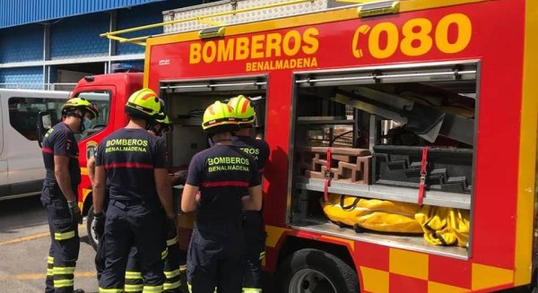 Una mujer de 44 años, evacuada al hospital tras un incendio en una vivienda de Benalmádena