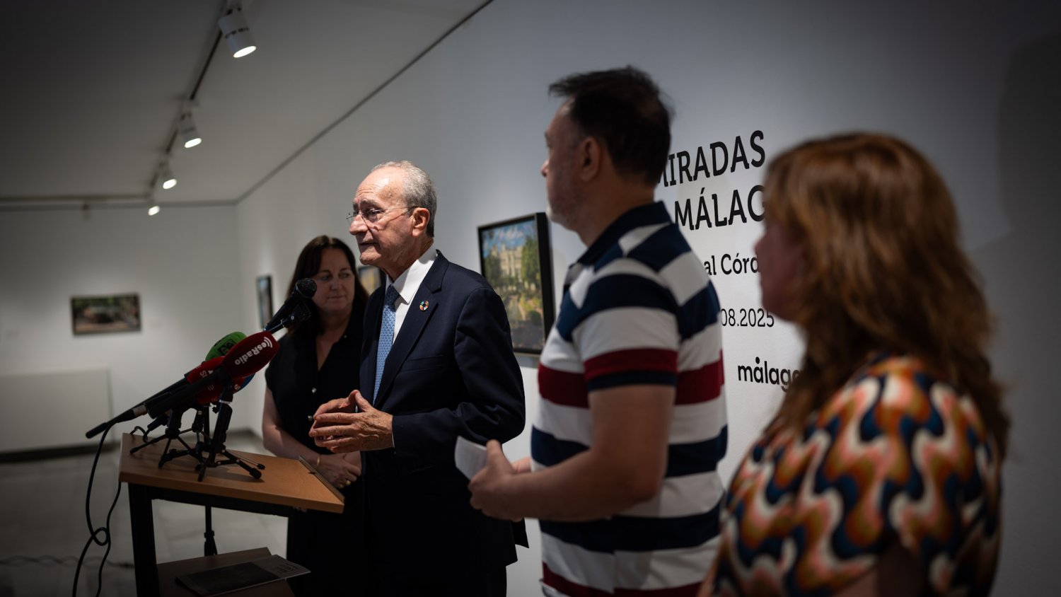 El Archivo Municipal acoge la exposición 'Miradas a Málaga' de Cristóbal Córdoba, que repasa el paisaje urbano de la ciudad y la figura femenina