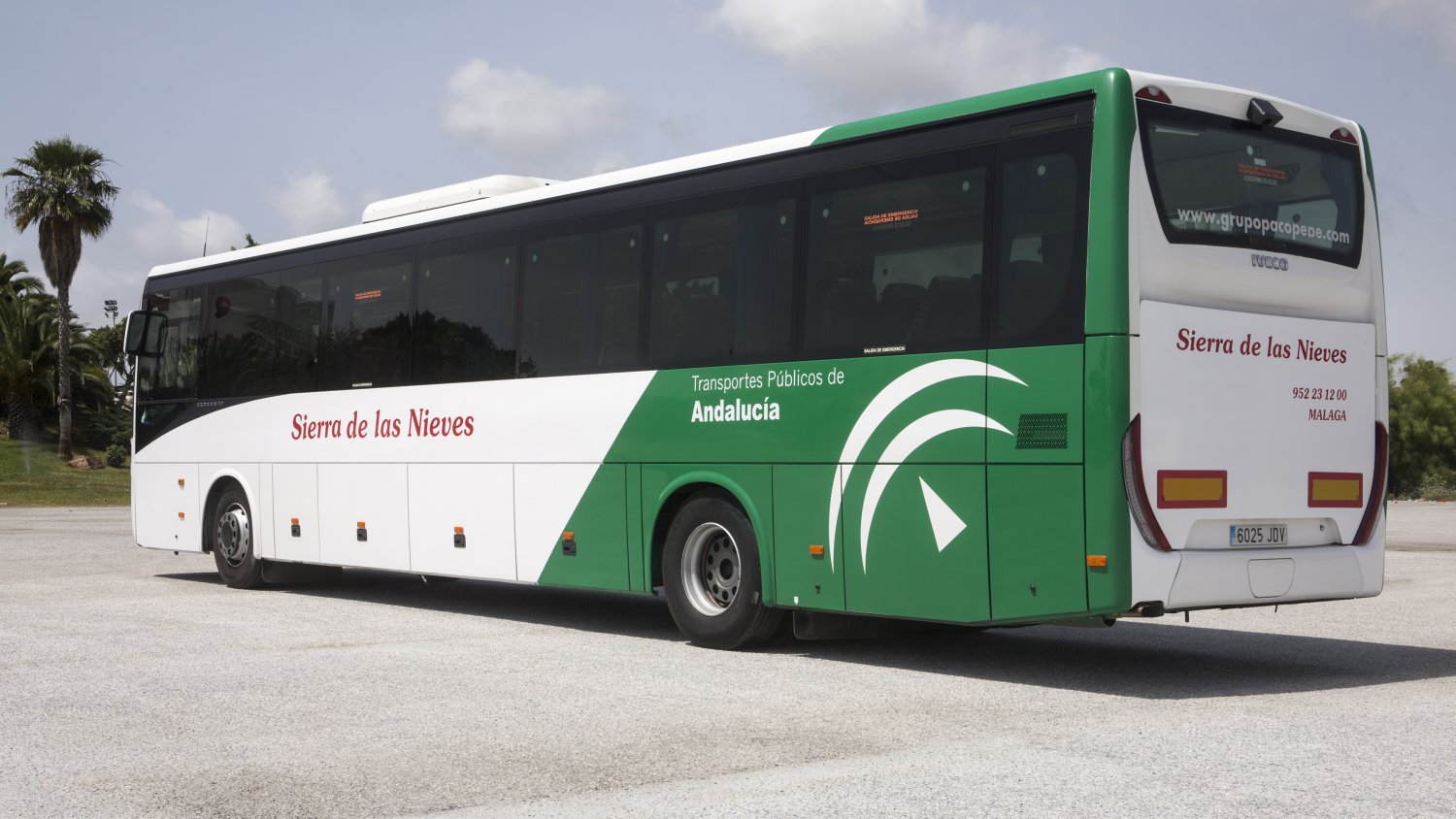 Comienza la línea de bus que conecta Almogía y la playa de Torremolinos 