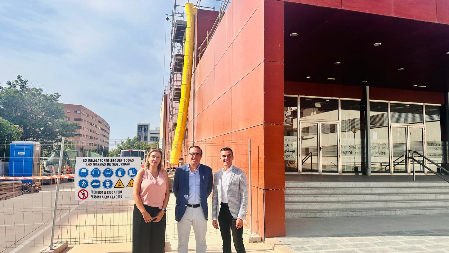 Educación ejecuta las obras de reforma de la cubierta del salón de actos de la ESAD por más de 249.000 euros