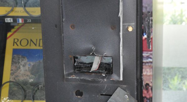 Esclarecido el robo con fuerza en unas máquinas expendedoras en el interior de un parking en Ronda 