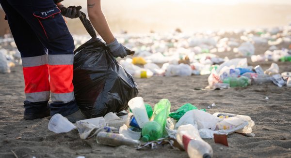 Limasam retira 20,8 toneladas de residuos en las playas tras la noche de San Juan