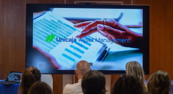 Unicaja Asset Management traslada su nueva estrategia a la red de negocio del banco con Candriam, Allianz Global Investors y BlackRock