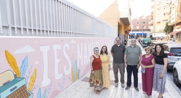 El programa de promoción del arte urbano 'Málaga Más Bella' incorpora un nuevo mural en el IES Manuel Alcántara