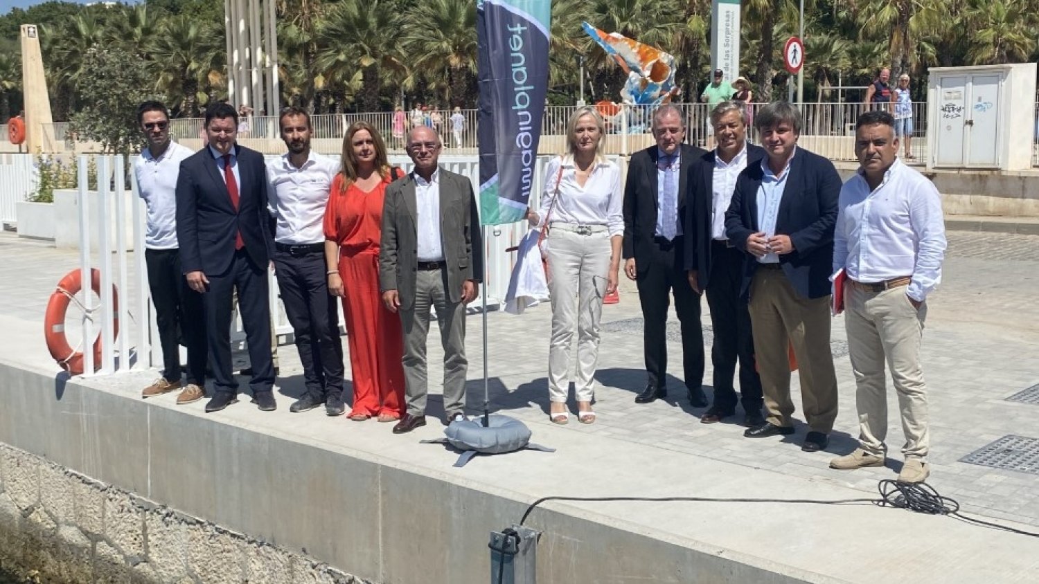 Imagin instala en el puerto de Málaga un dispositivo para recoger residuos del mar