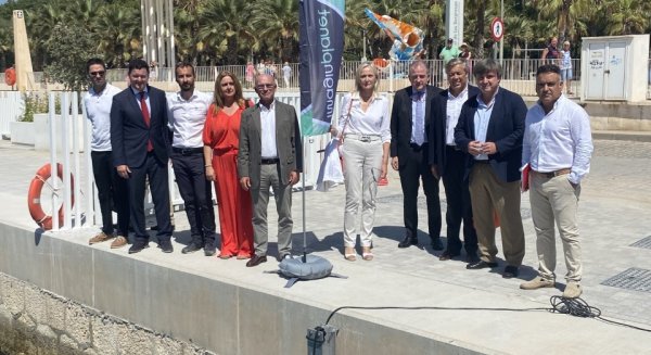 Imagin instala en el puerto de Málaga un dispositivo para recoger residuos del mar