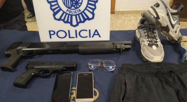 Detenidos dos hombres por atracar con un arma de fuego a un establecimiento de guardamuebles