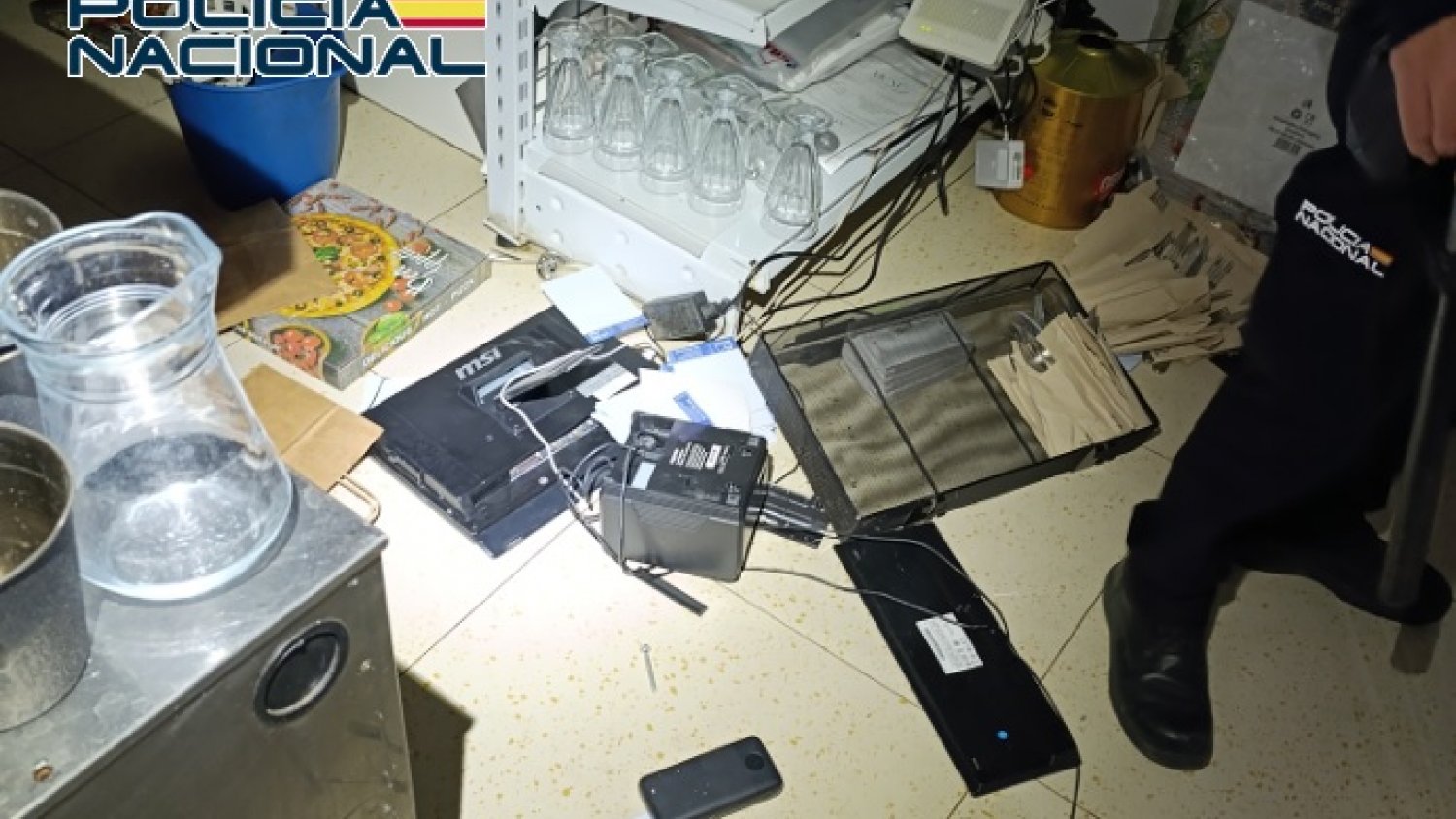 Detenido en Ronda el responsable de un robo con fuerza en un bar tras seguir la pista de su teléfono móvil