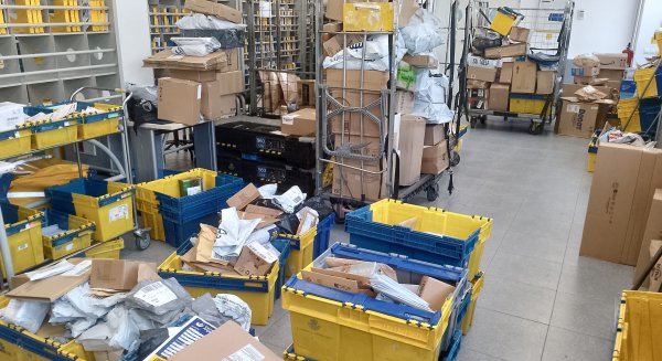 CCOO denuncia el colapso de Correos en Málaga capital con más de 75.000 envíos acumulados sin repartir