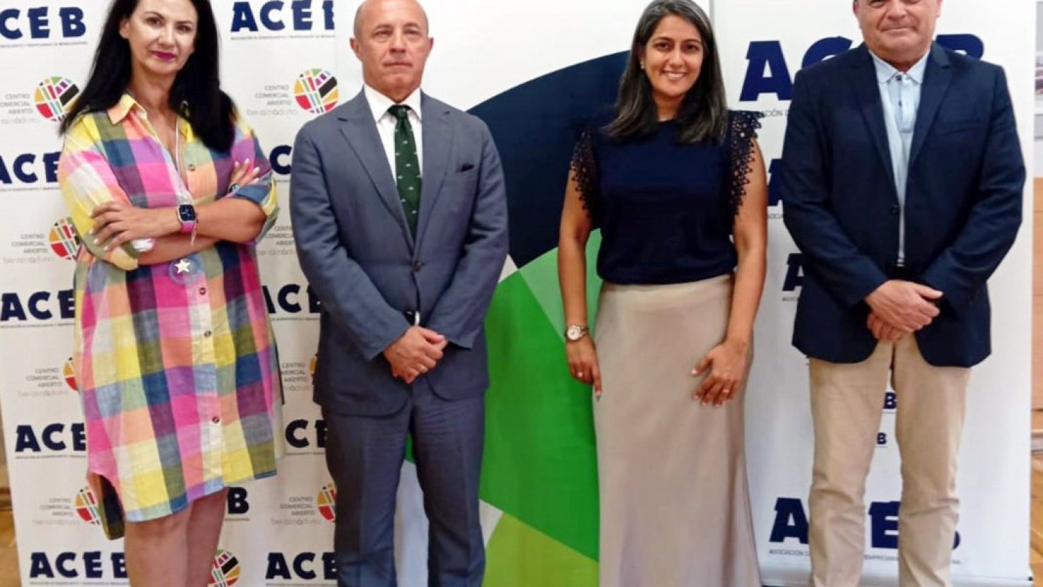 Unicaja refuerza su apoyo a los empresarios de Benalmádena con servicios financieros personalizados