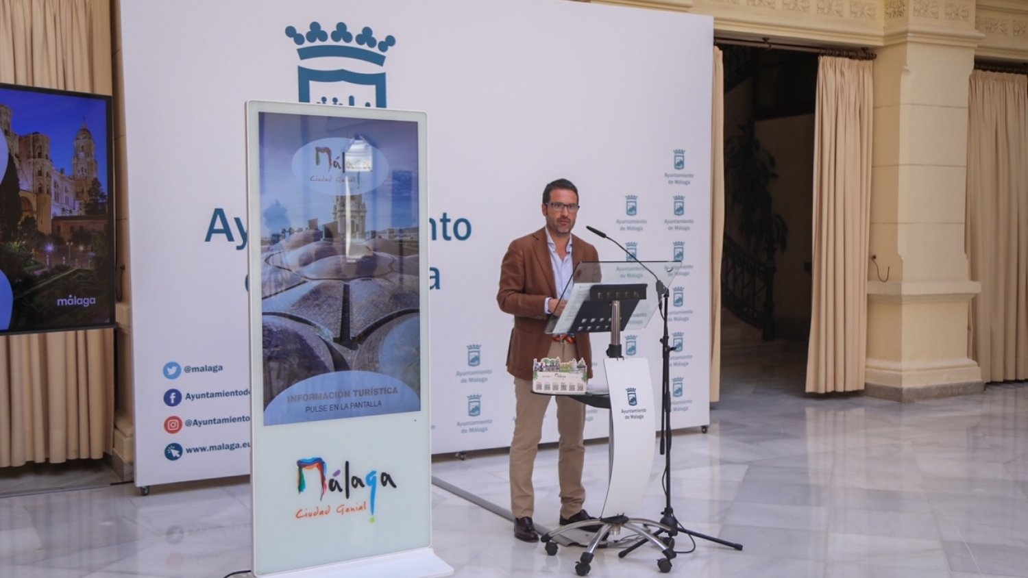 El Área de Turismo anuncia que distribuirá en los alojamientos 25.000 displays con información accesible por Qr