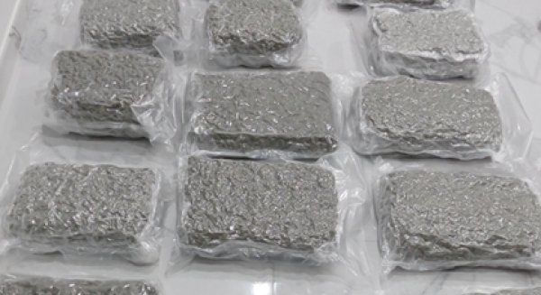 La Policía Nacional interviene un arma y 24 kilos de marihuana en una vivienda de Los Asperones