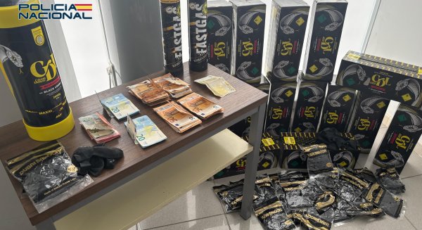 Detenidos en Ronda tres jóvenes con 18 botellas de gas de la risa destinadas a su distribución en fiestas