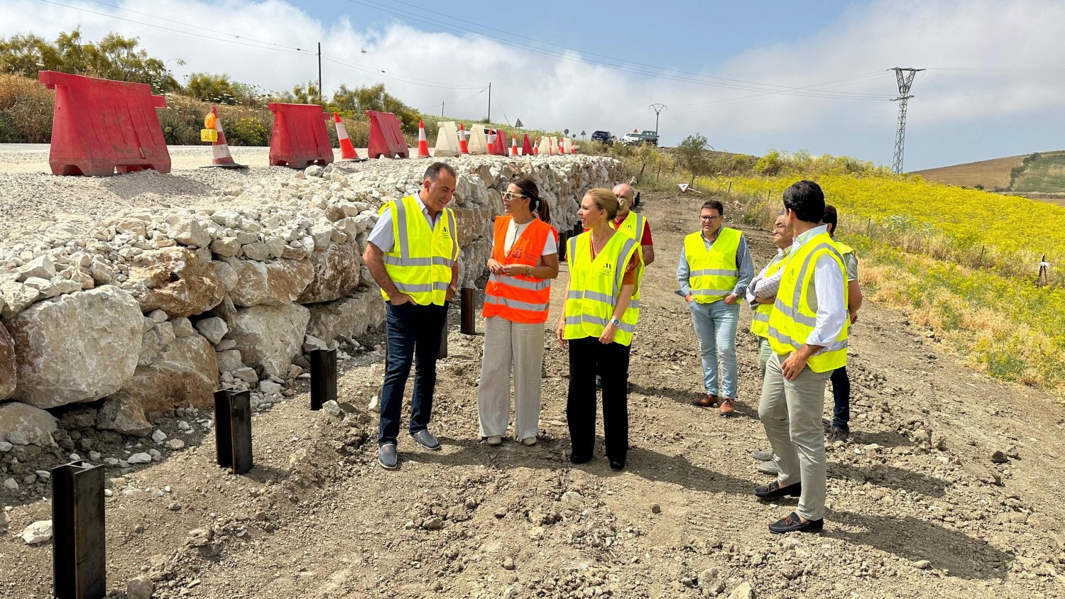 La Diputación de Málaga invierte 280.000 euros en la reparación de la carretera de acceso a Cortijo Los Villalones, en la Serranía de Ronda