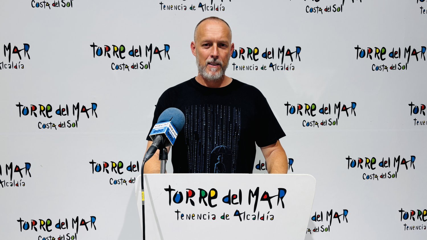 David Vilches defiende la gestión de playas en Vélez-Málaga y aclara la situación del baño asistido en Almayate