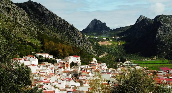 El PSOE presenta una moción de censura contra el alcalde del PP en Benaoján