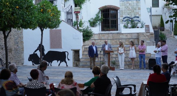 Málaga recupera la memoria taurina de la Plaza Teniente Viñas de Benalauría con un panel informativo