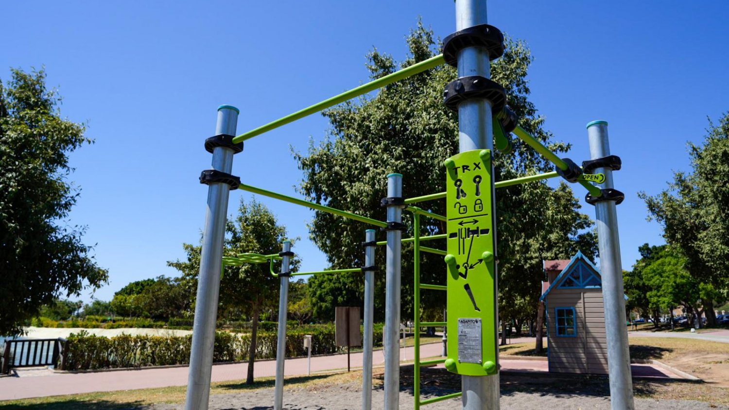 Torremolinos habilita una zona para la práctica de la calistenia en el parque de La Batería