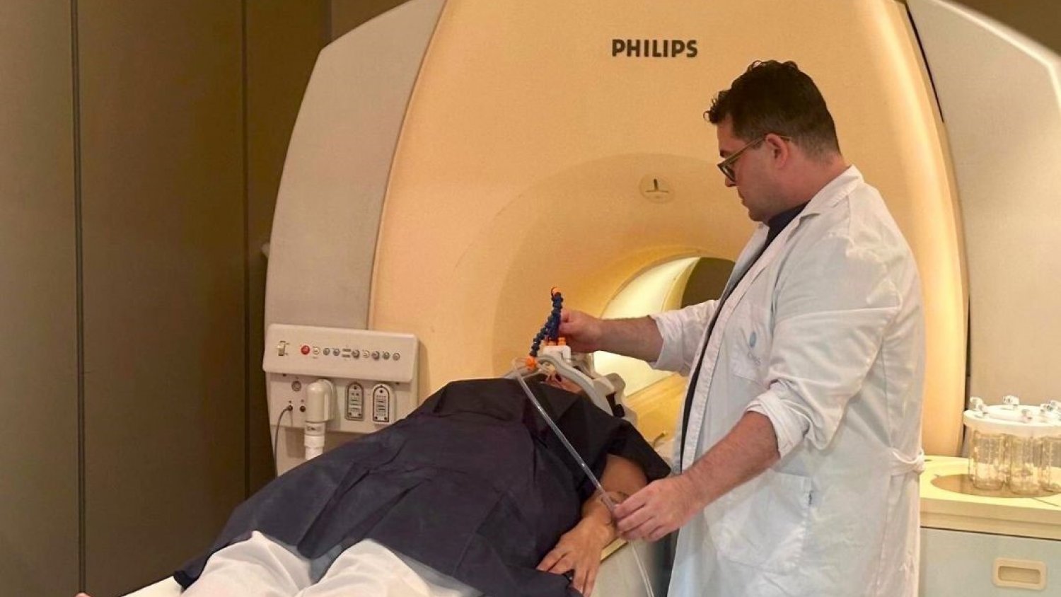 Málaga incorpora el primer olfatómetro conectado a resonancia magnética para investigar el deterioro cognitivo