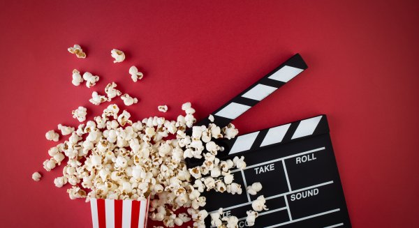 El Colegio de Abogados de Málaga vuelve a unir cine y justicia con una nueva edición de “Cine de Verano. Cine con palomitas”