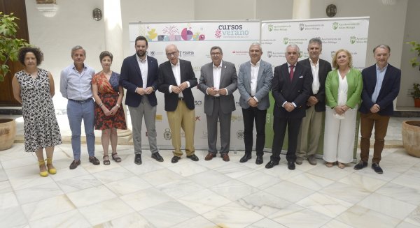 UMA.- Alfonso Guerra reivindica la figura de Miguel Hernández en los cursos de verano de la universidad en Vélez-Málaga